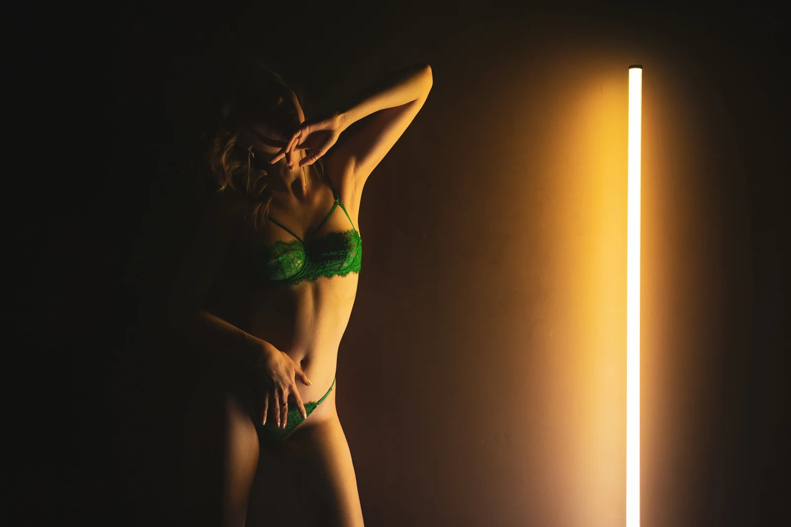 Temptation — танцовщица